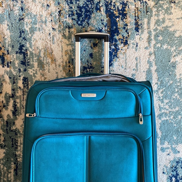 Turquoise Samsonite Suitcase - Picture 9 of 16